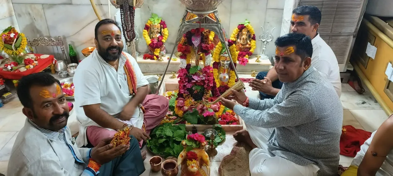 मेहबाबा को प्रसन्न करने को लेकर सुंधापर्वत पर भूरभूरेश्वर महादेव मंदिर में किया रूद्राभिषेक