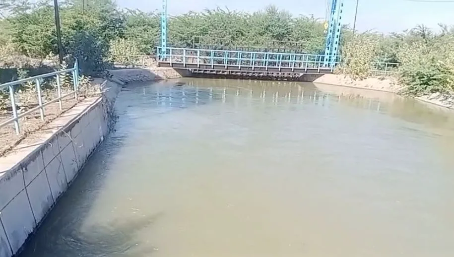 संयुक्त किसान मोर्चा का अल्टीमेटम: नर्मदा प्रशासन के खिलाफ अब आर-पार की लडाई, सडकों पर उतरेगा किसान