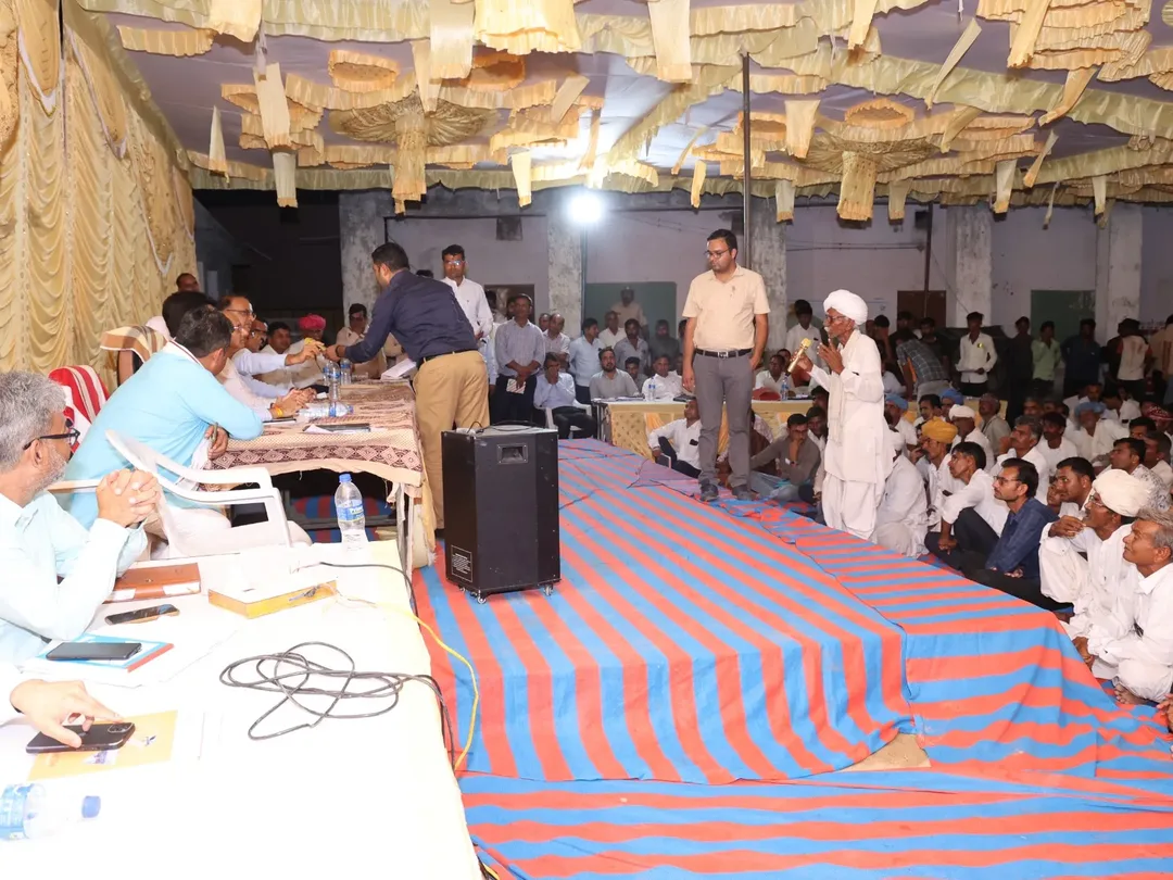 ग्राम पंचायत सूराचंद में रात्रि चौपाल का हुआ आयोजन, जिला प्रशासन ने ग्रामीणों की समस्याओं का किया समाधान