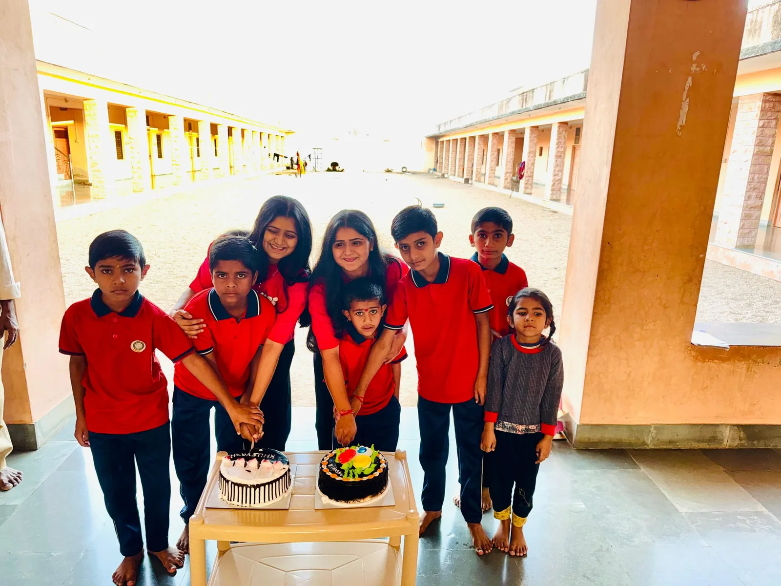 प्रेरक पहल: मालवाडा की बेटियों ने वात्सल्यधाम के बच्चों संग मनाया जन्मदिन, पेश की सामाजिक सरोकार की नजीर