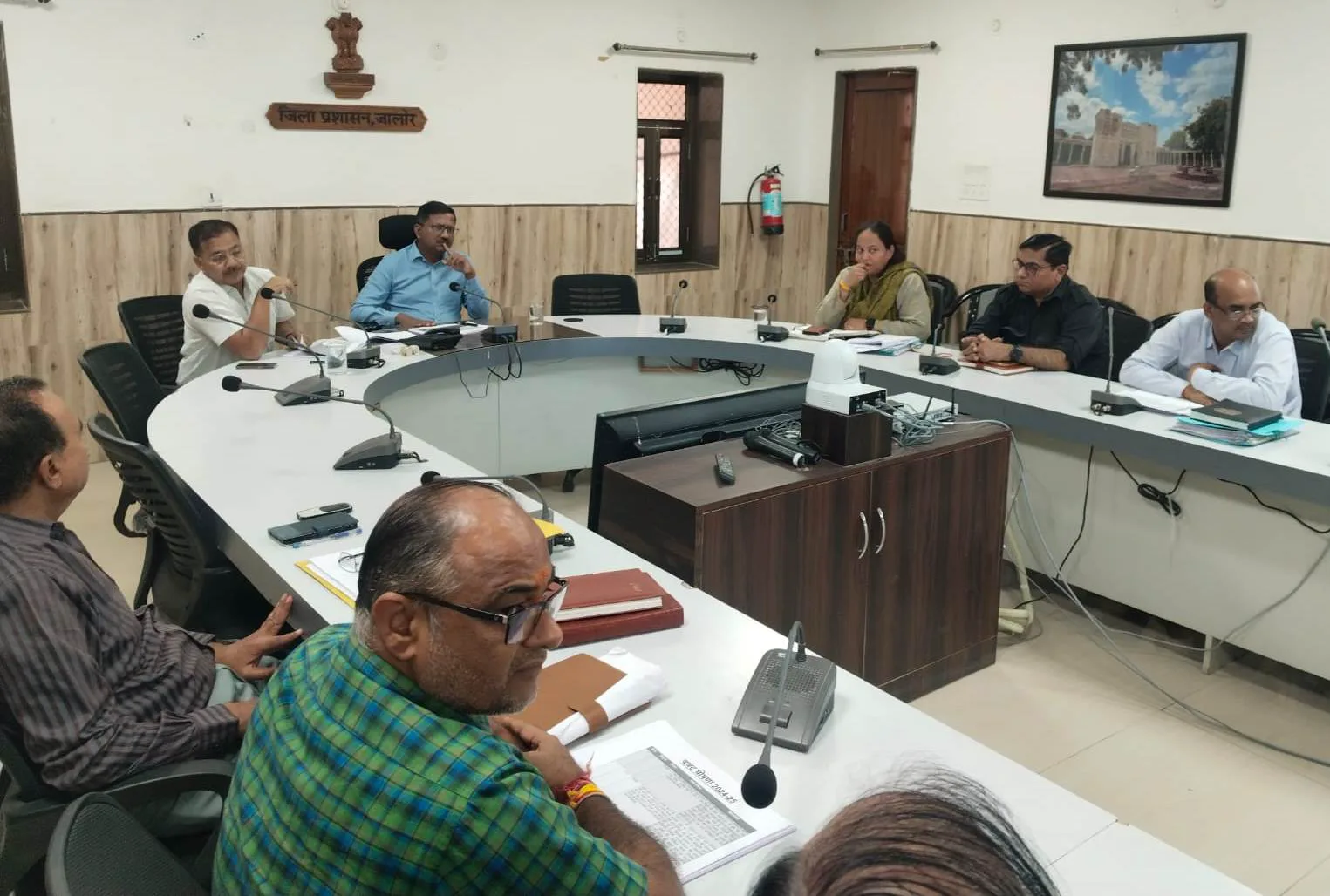 विभागीय अधिकारी बजट घोषणाओं की क्रियान्विति समयबद्ध तरीके से पूर्ण करना सुनिश्चित करें-जिला कलक्टर