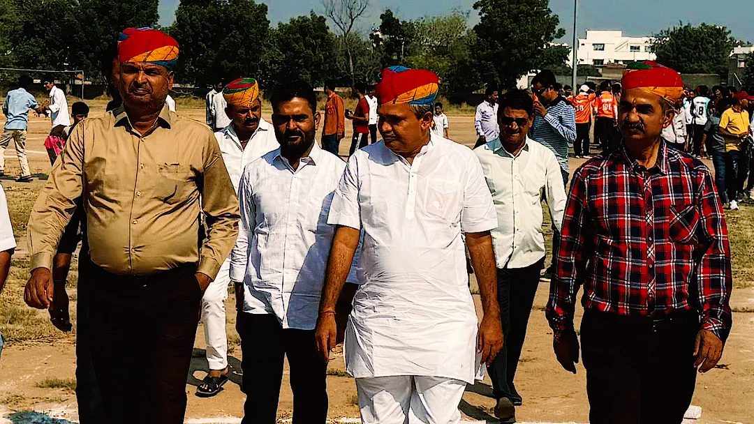एकता का चौका! भीनमाल में राव जागीरदार समाज की 15वीं क्रिकेट प्रतियोगिता शुरू, दिग्गजों ने दिया 'संगठन ही शक्ति' का संदेश – फोटो 2