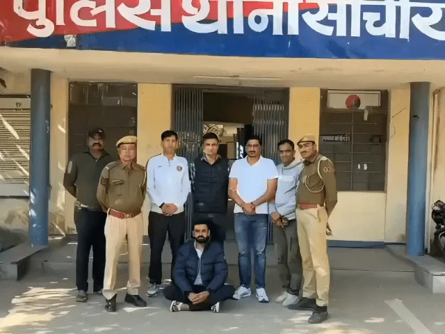 एंटी गैंगस्टर टास्क फोर्स की बड़ी कार्रवाई: 50 हजार का इनामी तस्कर डाकूड़ा सांचौर में गिरफ्तार, फिल्मी स्टाइल में पीछा कर दबोचा