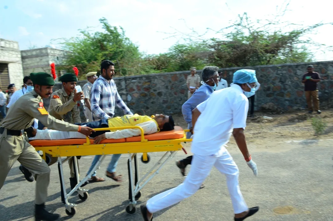 ऑपरेशन ‘अभ्यास’ के तहत नून हवाई पट्टी पर नागरिक सुरक्षा तैयारियों को मजबूत करने के लिए मॉक ड्रिल का हुआ आयोजन – फोटो 3