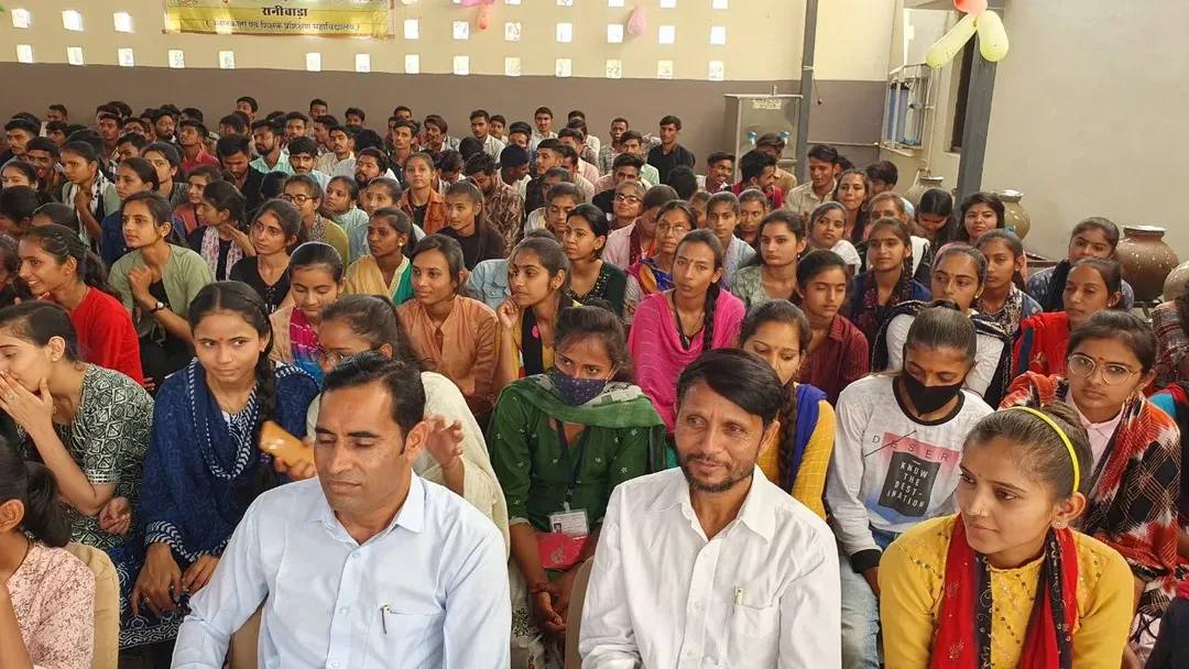 रघुनाथ कॉलेज में दूसरे साल भी फागोत्सव, टीमरी आदिवासी नांच ने शमा बांधा, सामूहिक गैर ने पूराने दिनों की याद ताजा की – फोटो 2