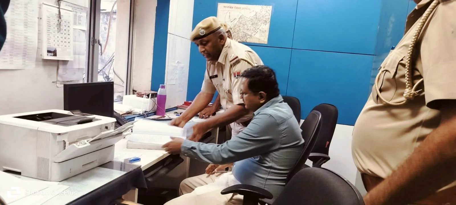 जिला कलक्टर ने पुलिस कंट्रोम रूम, अभय कमाण्ड सेन्टर व सोशल मीडिया सैल का निरीक्षण कर देखी व्यवस्थाएँ