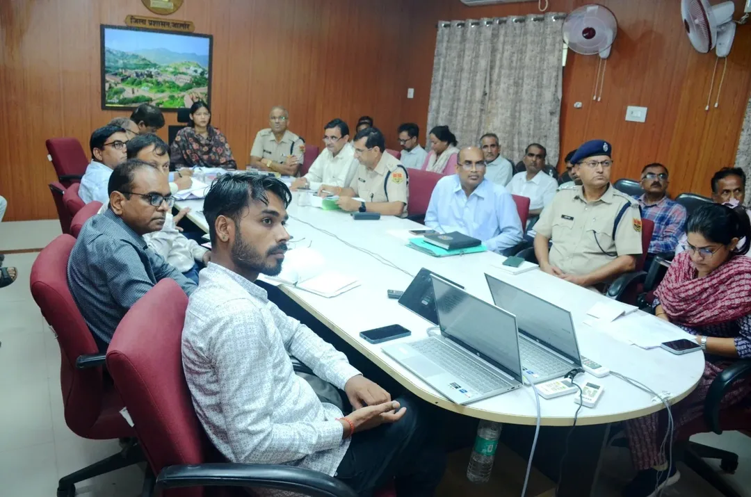 जिला कलक्टर ने वीसी के माध्यम से उपखण्ड अधिकारियों के साथ की बैठक