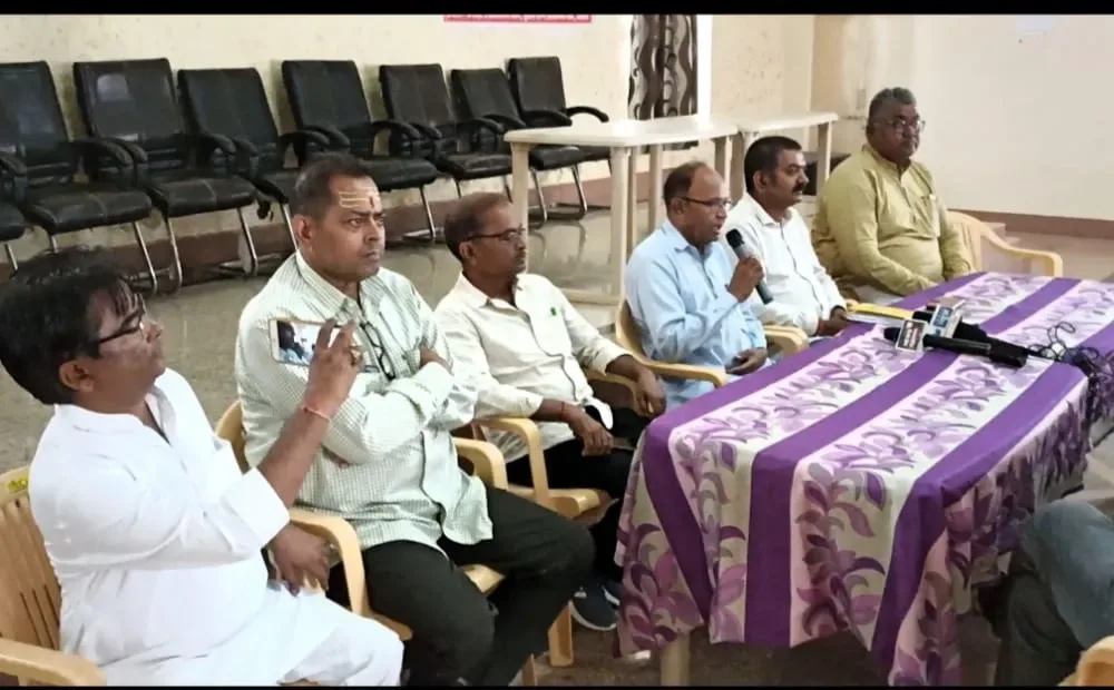 भीनमाल में नर्मदा का पानी समय पर देने की मांग को लेकर संघर्ष समिति ने की मुख्यमंत्री कार्यालय में वार्ता