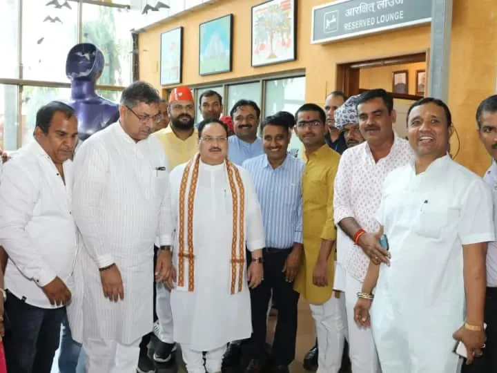 सिरोही विधायक ने जेपी नड्डा पर किए सवाल, गत चार विधानसभा चुनाव भाजपा जिस वंसुधरा राजे को चेहरा बनाकर लड़ी, उस चेहरे को अब क्यो 2023 का चेहरा नहीं बना रही ?