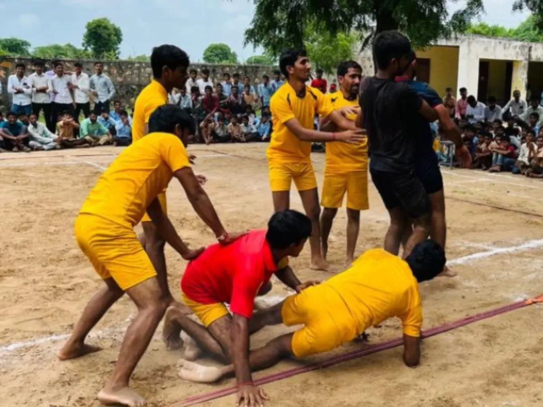 रानीवाड़ा में ग्रामीण ओलंपिक खेलों का हुआ शानदार आगाज़, जोड़वास व लाछिवाड़ की कबड्डी हुई मशहूर SEE VIDEO – फोटो 3