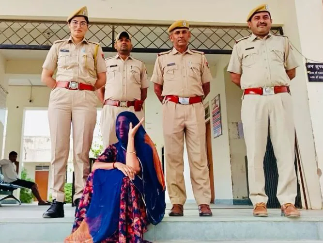 ब्लैकमेलर महिला गिरफ्तार: प्राइवेट स्कूल संचालक से दोस्ती कर वीडियो‑फोटो वायरल की धमकी देकर उकसाया आत्महत्या के लिए