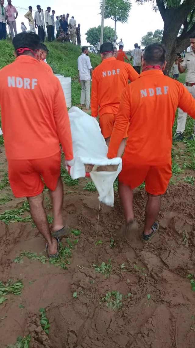 गहराई में थमीं सांसें: सेवाड़ा तालाब में डूबे युवक का शव NDRF ने 15 मिनट में खोज निकाला