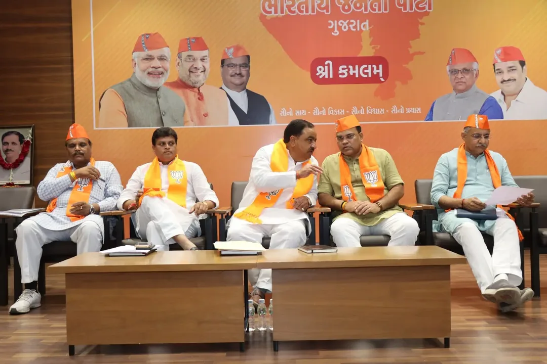 देवल ने गांधीनगर में चुनावों का मोर्चा संभाला, प्रवासी राजस्थानियों में जबरदस्त क्रेज, भाजपा का केसरिया माहौल – फोटो 2