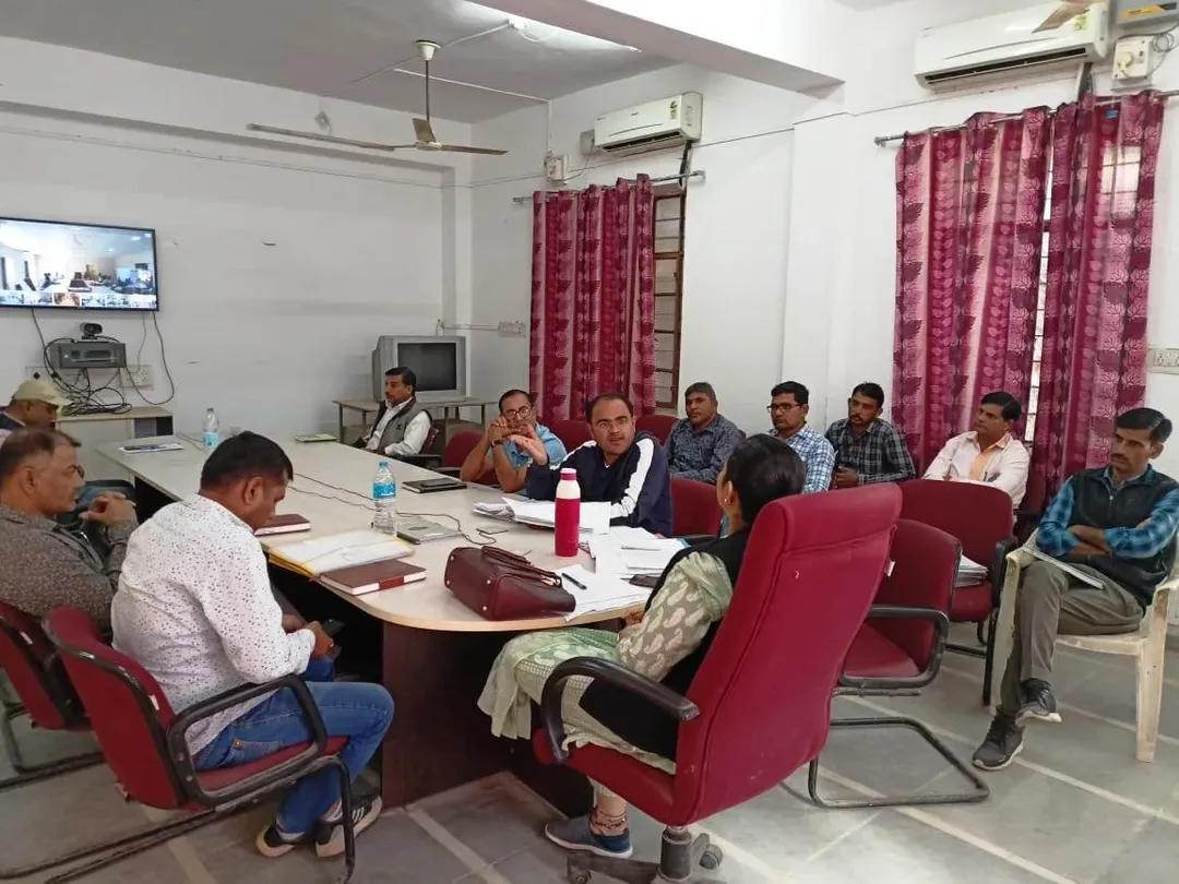 कलक्टर ने आहोर में जनसुनवाई कर आमजन की समस्याओं का किया निस्तारण