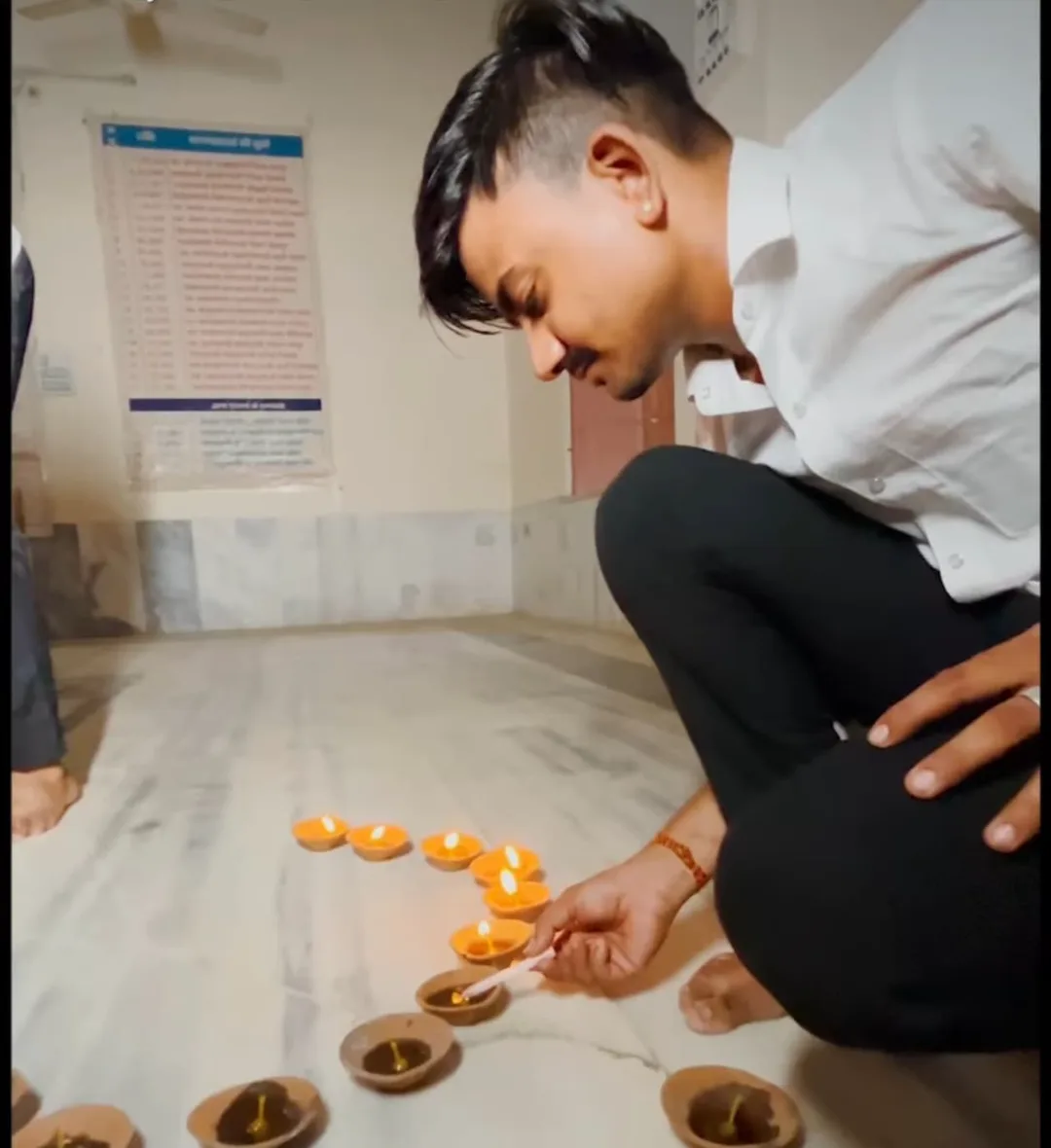 रानीवाड़ा: युवा मित्र मंडल ने दी अहमदाबाद प्लेन क्रैश में मृतकों को श्रद्धांजलि – फोटो 2