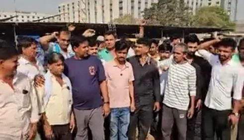 सूरत-राजस्थान बस ऑपरेटरों का आर-पार का एलान: 300 से ज्यादा बसों के पहिए थमे, आरटीओ की 'ज्यादती' के खिलाफ चक्काजाम