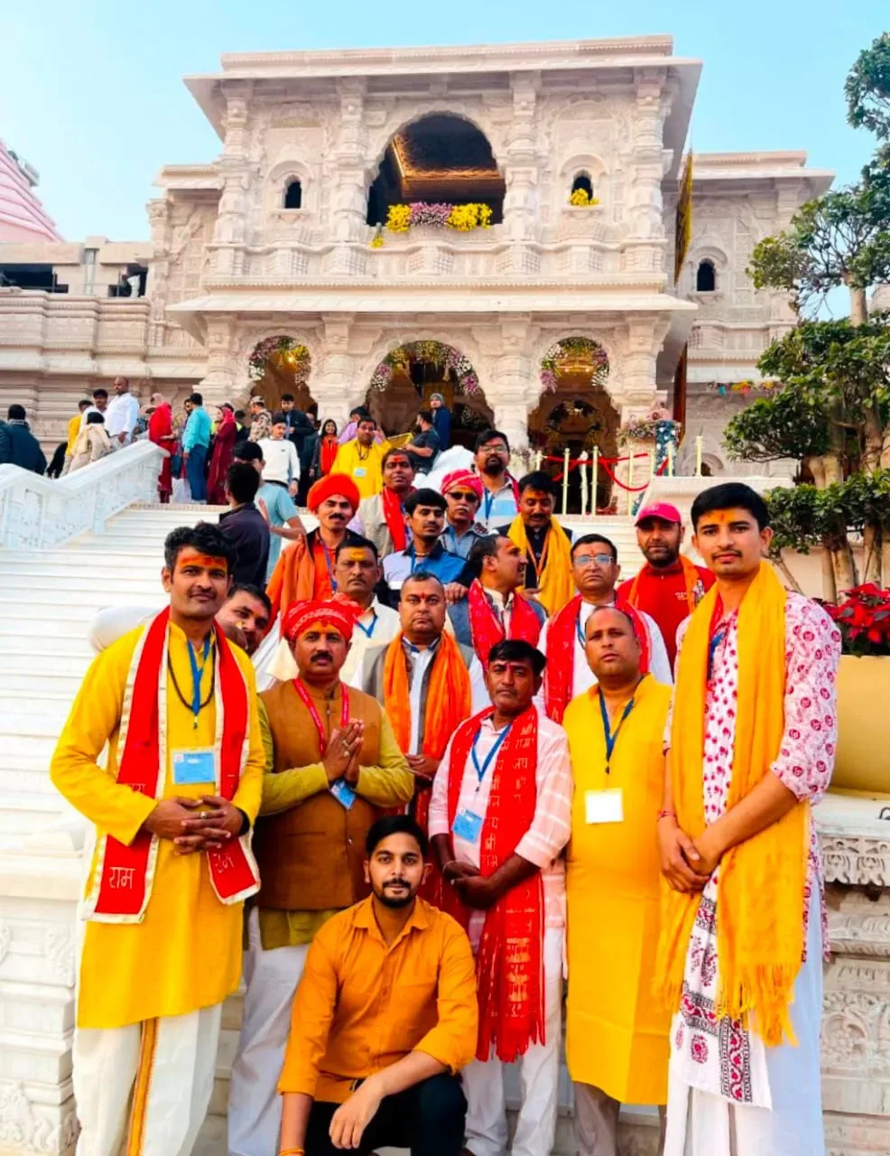 अयोध्या दर्शन कर लौटा श्रद्धालुओं का दल, शहरवासियों ने किया भव्य सम्मान