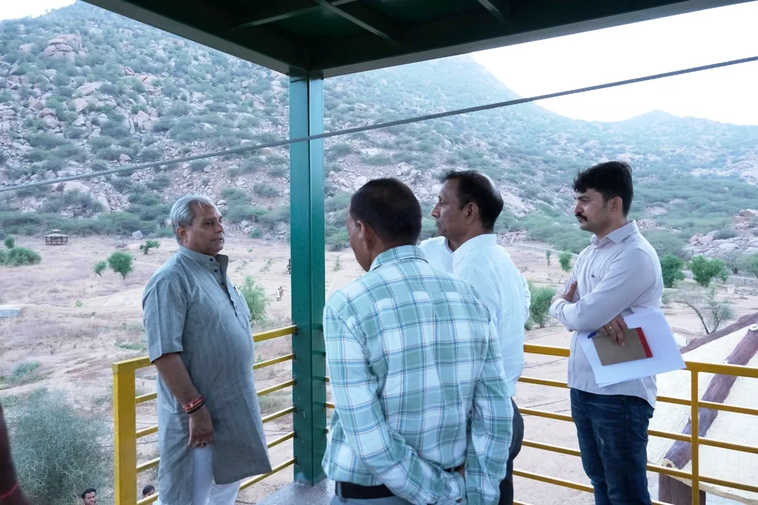 मुख्य सचेतक जोगेश्वर गर्ग ने लवकुश वाटिका का किया अवलोकन