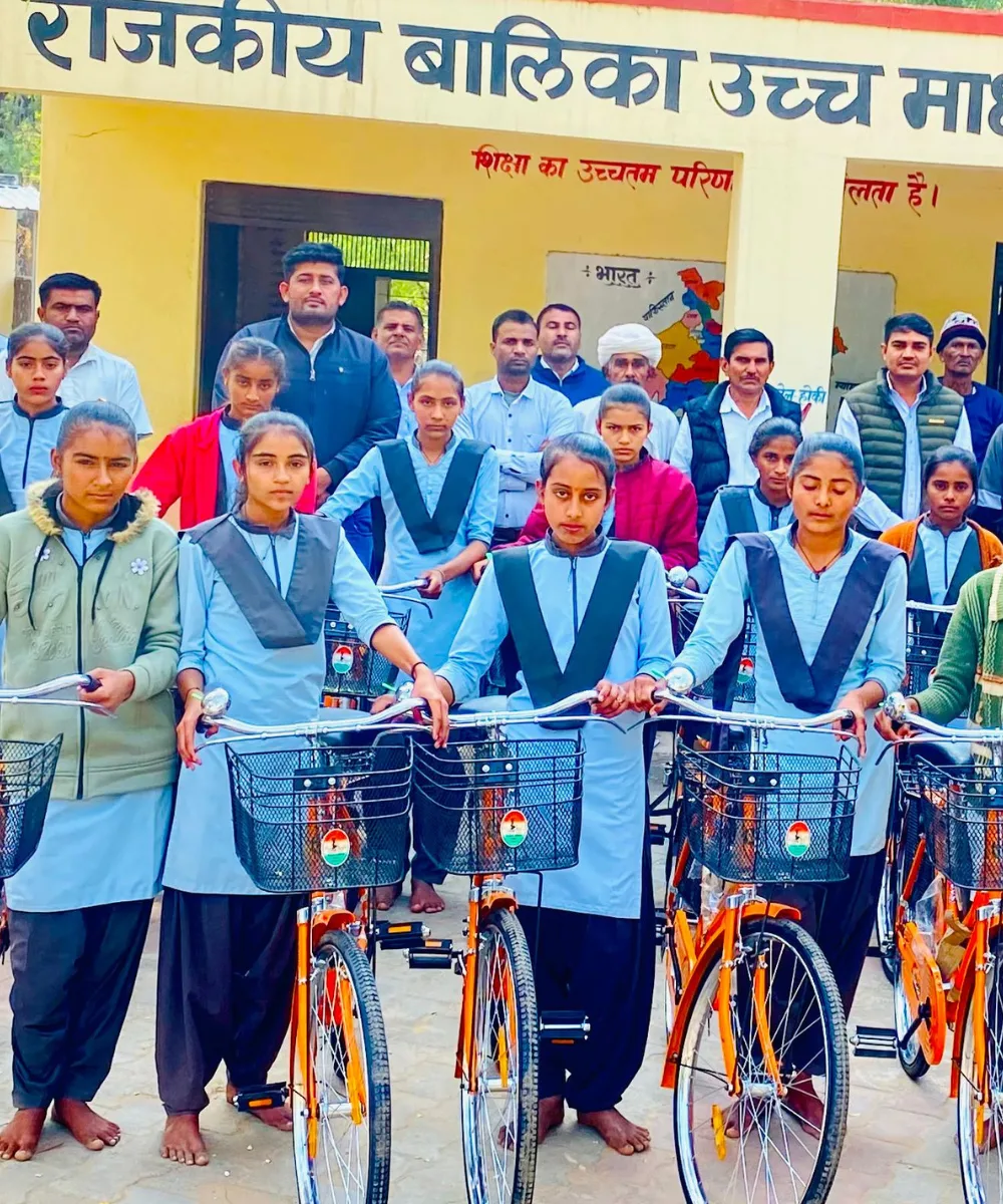 वासन देवडान की सरकारी हाई स्कूल, निशुल्क साइकिलें हासिल कर खिले गर्ल्स के चेहरे