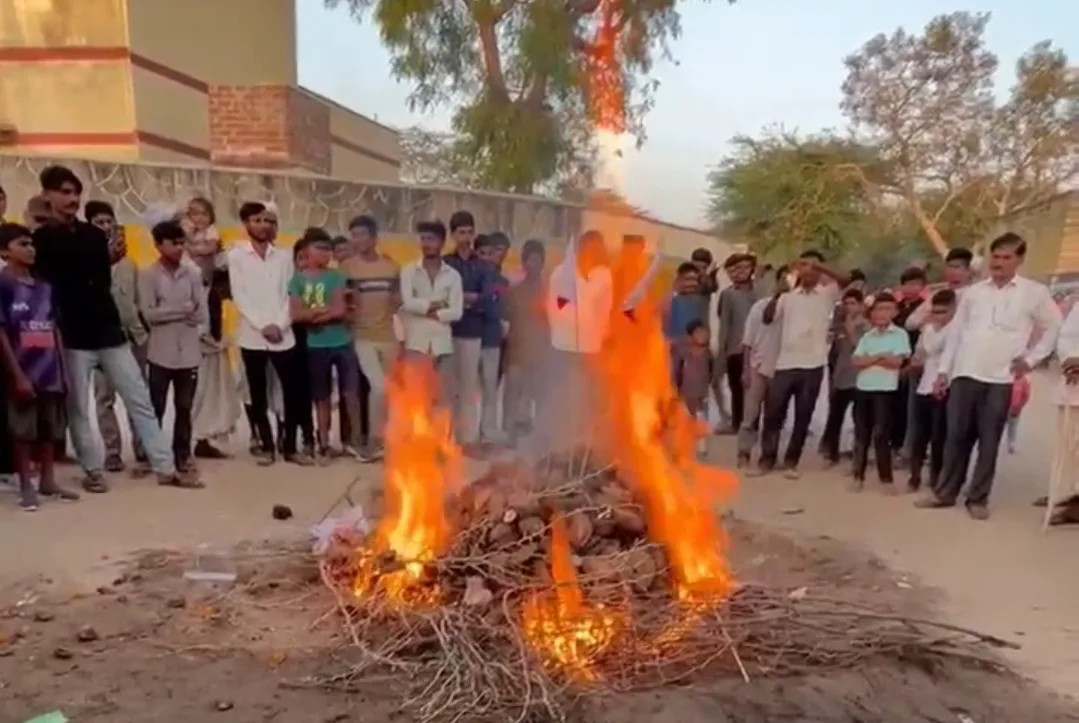 रतनपुर में धूमधाम से मनी होली: रंगों और उमंग का पर्व