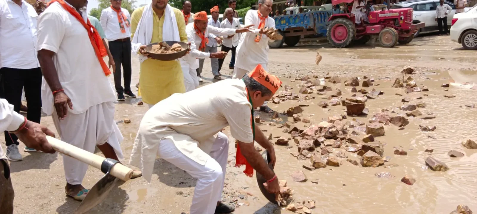 भीनमाल में भाजपा का जन आक्रोश आंदोलन, तीसरे दिन भाजपा का धरना प्रदर्शन रहा जारी, पीडब्ल्यूडी अधिकारियों व उपखंड अधिकारी के साथ वार्ता हुई विफल