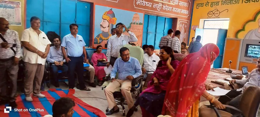 संभागीय आयुक्त ने निम्बला में जनसुनवाई कर आमजन की समस्याओं का किया निस्तारण – फोटो 2