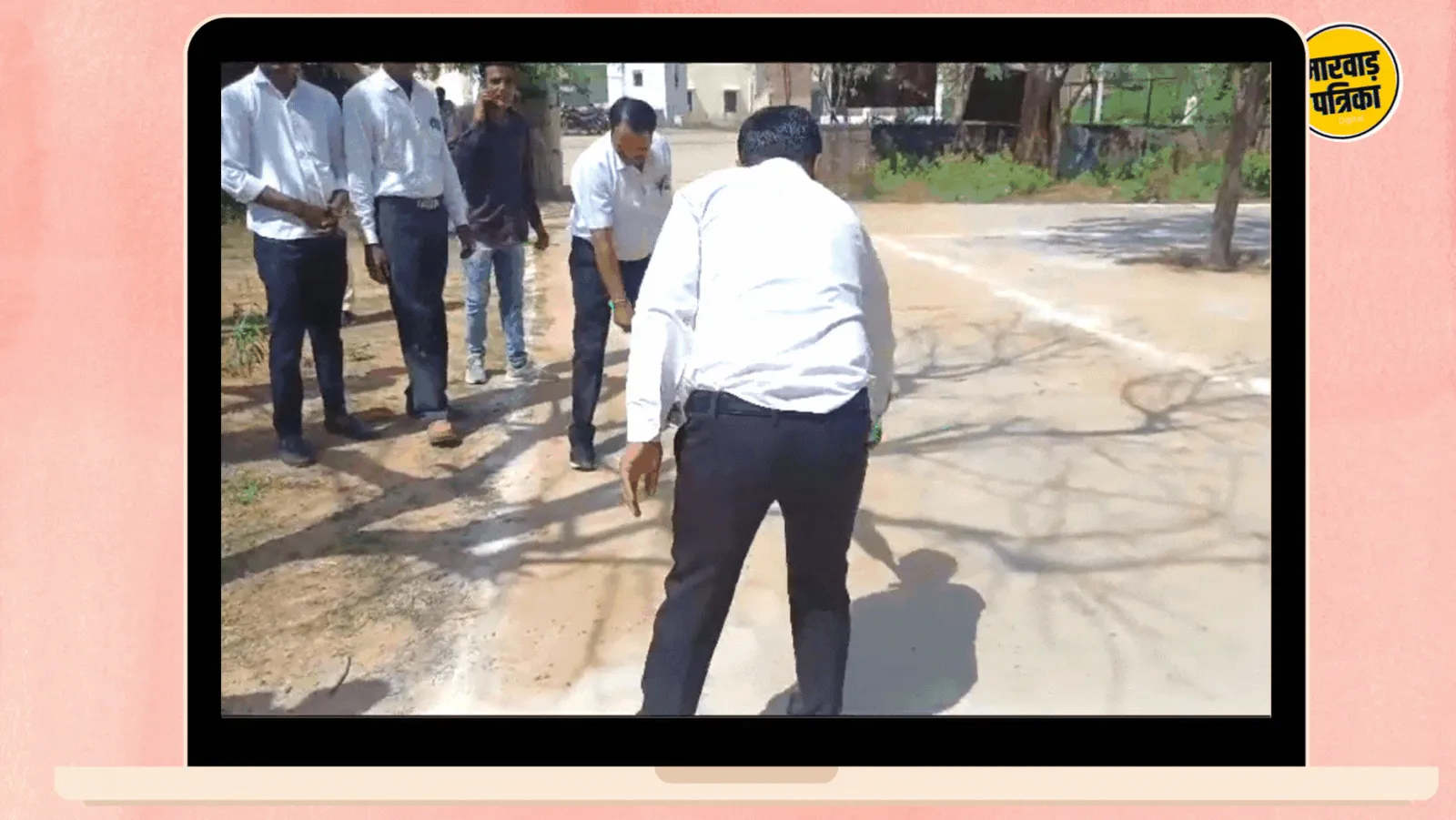 रानीवाड़ा कचहरी की ज्युडिशियल स्टॉफ के साथ वकीलों ने की साफ सफाई