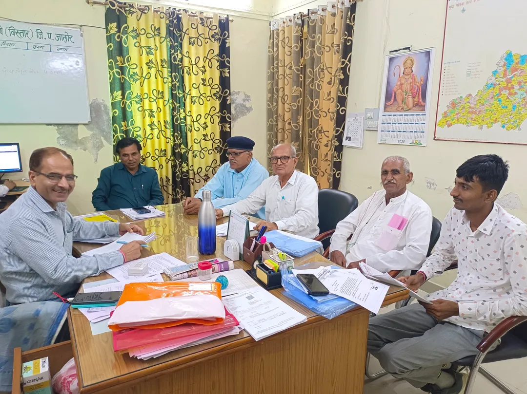 बीमा क्लेम, नहर घोटाला और बिजली गड़बड़ियों को लेकर गरजे किसान