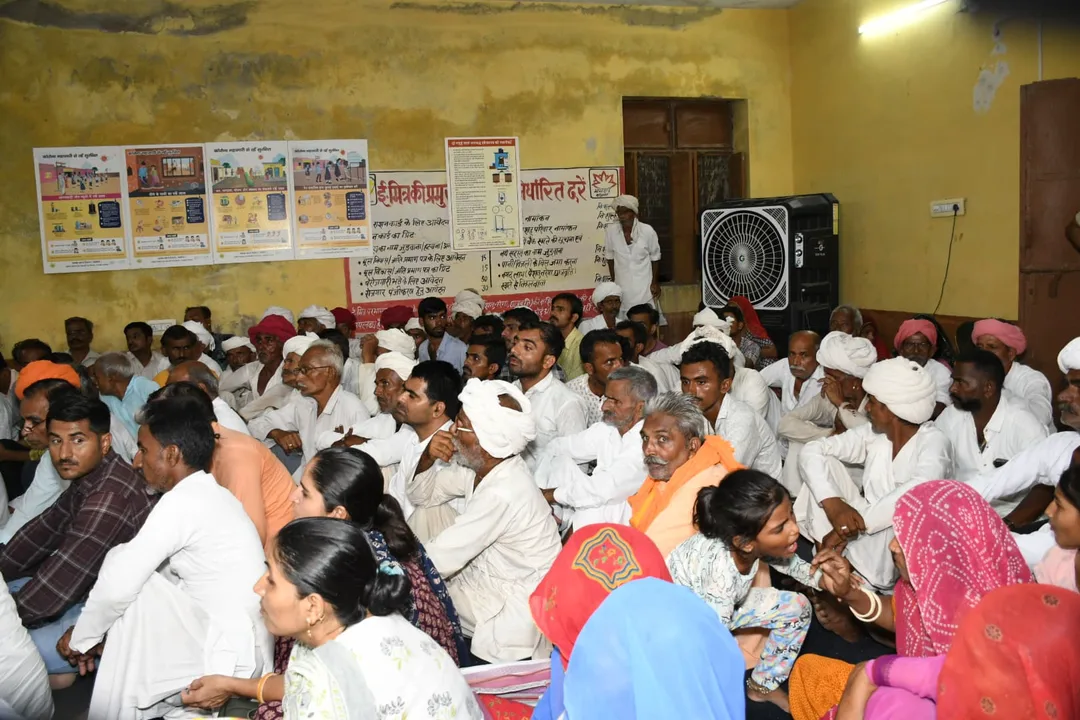 ग्राम पंचायत गजापुरा में रात्रि चौपाल : जिला कलक्टर व जनप्रतिनिधियों ने सुनी ग्रामीणों की समस्याएं, मौके पर हुआ समाधान