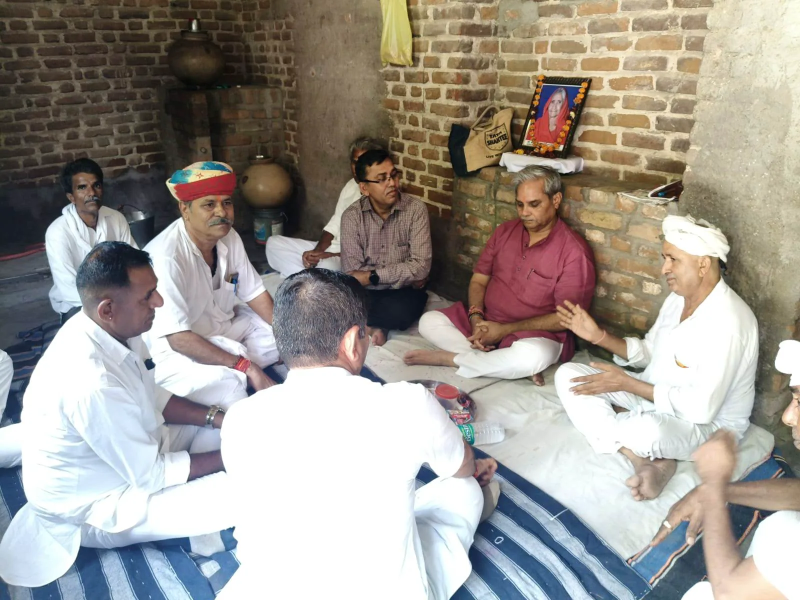 मुख्य सचेतक जोगेश्वर गर्ग ने शोक संतप्त परिवारों को दी सांत्वना