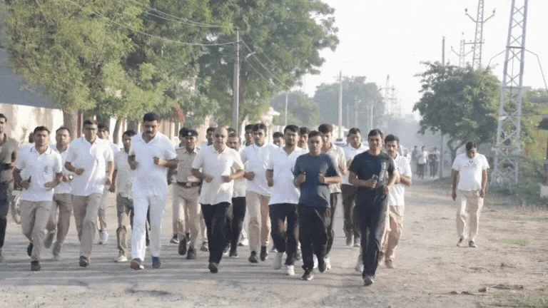 फिट इंडिया अभियान के तहत स्वच्छता फ्रीडम रन 5.0 में दौड़े शहर के नागरिक – फोटो 2