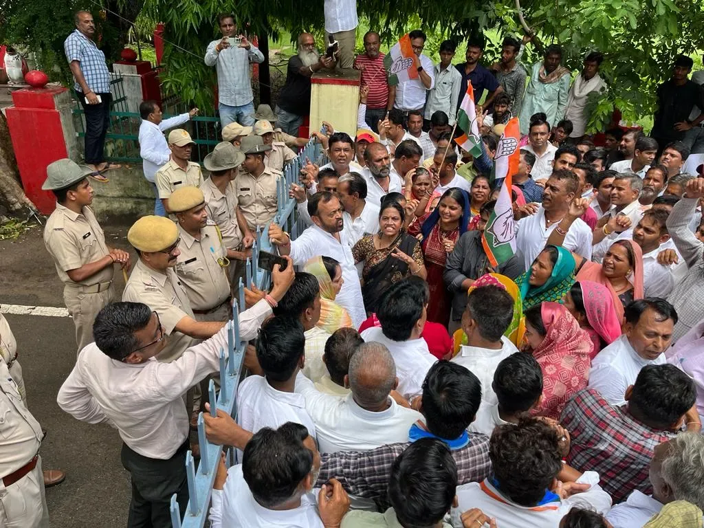 सरकार अगर बलात्कारियों के साथ खडी हो जाएगी, तो देश के लोगो का क्या होगा- संयम लोढा