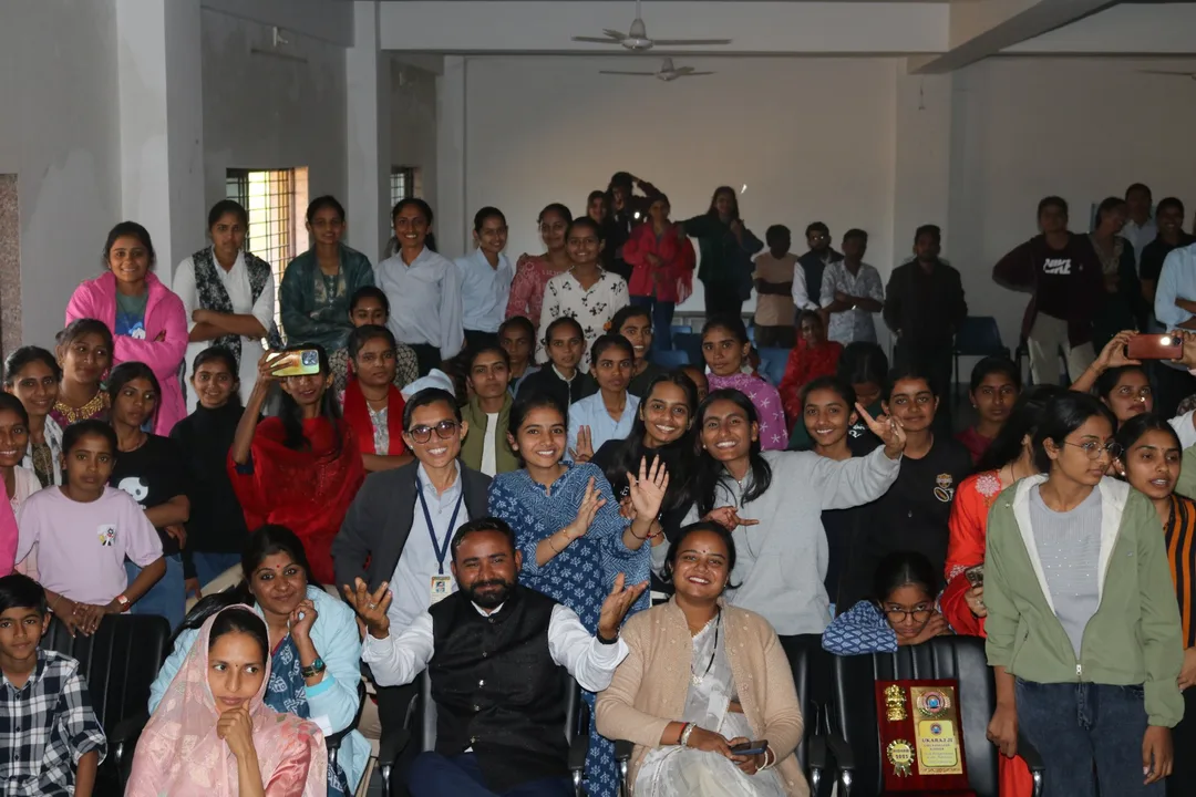 यू. आर. महिला महाविद्यालय आजोदर में "रिदम 2025" का शानदार समापन – फोटो 2