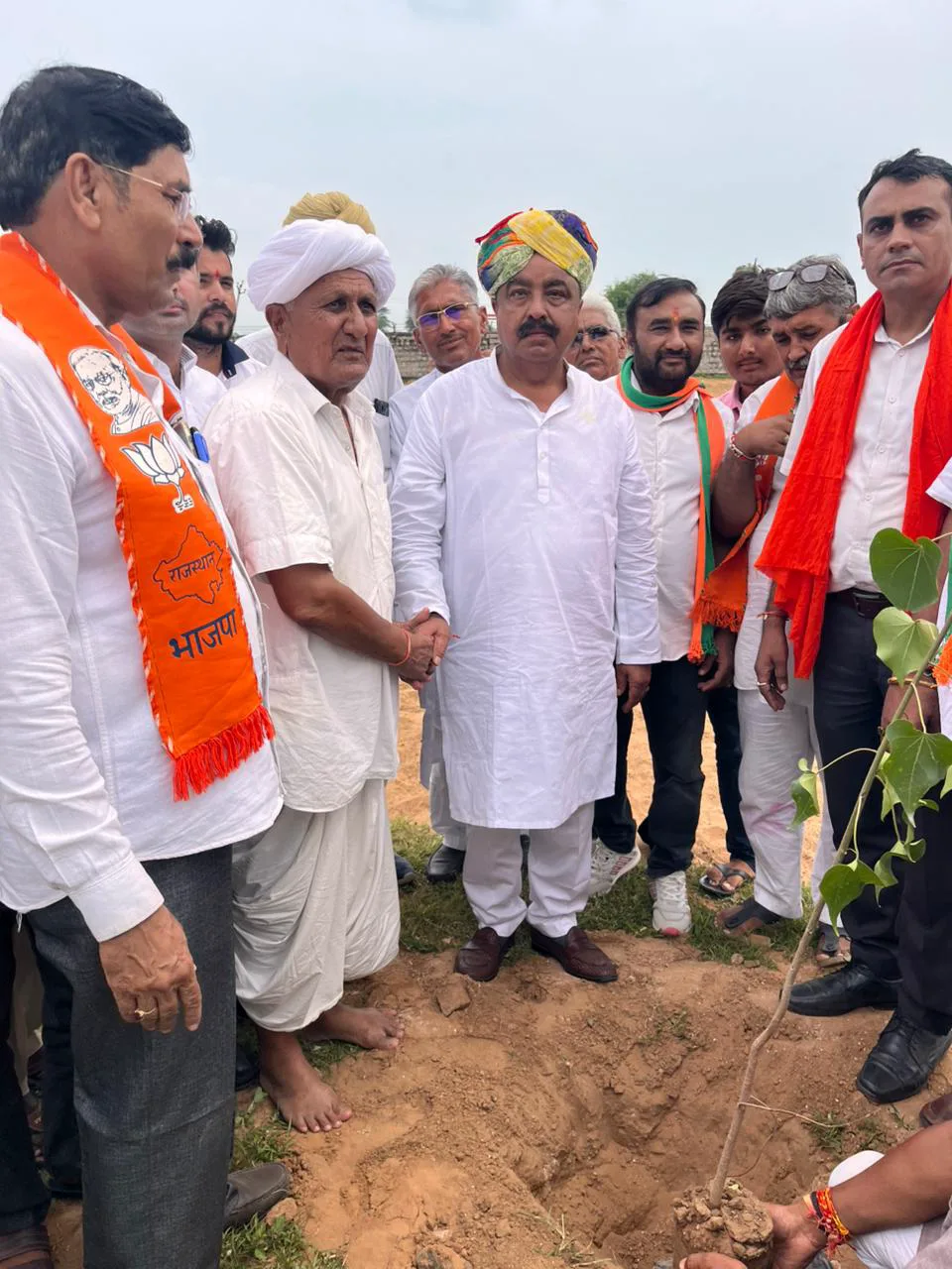 रानीवाड़ा में जश्न-ए-पैदाइश: देवल का जन्मदिन, कार्यकर्ताओं का जोश! – फोटो 3