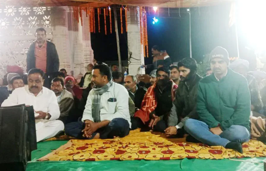 शनिदेव और गोगाजी महाराज के मंदिर में देर रात चली भजन लहरियां, पूर्व विधायक देवल भी रहे मौजूद