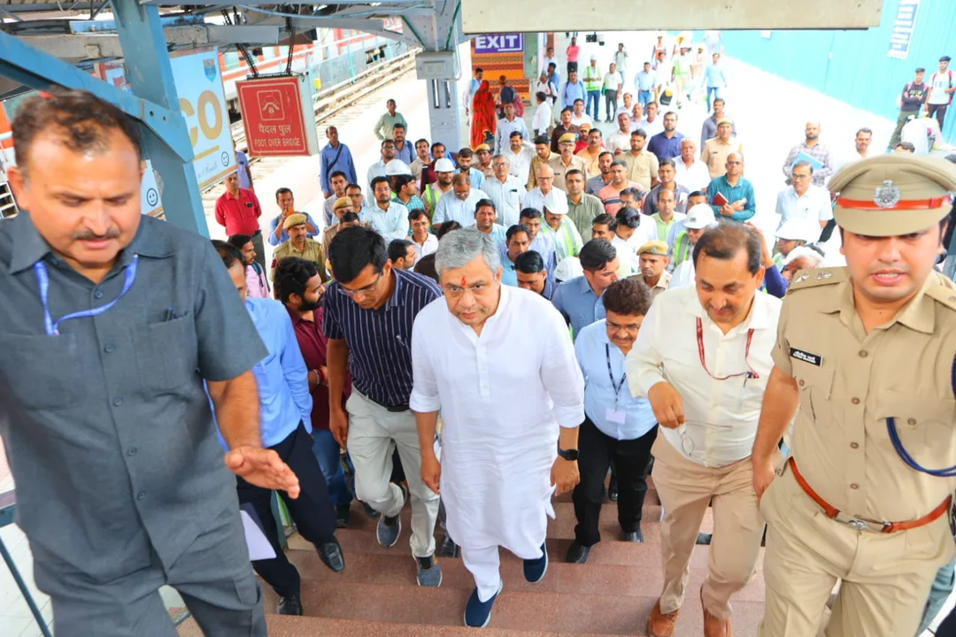 जोधपुर रेलवे स्टेशन पर जल्द मिलेगी विश्वस्तरीय यात्री सुविधाएं, प्रदेश में 44 हजार करोड़ रुपए की रेल परियोजनाएं प्रगति पर- अश्विनी वैष्णव – फोटो 4