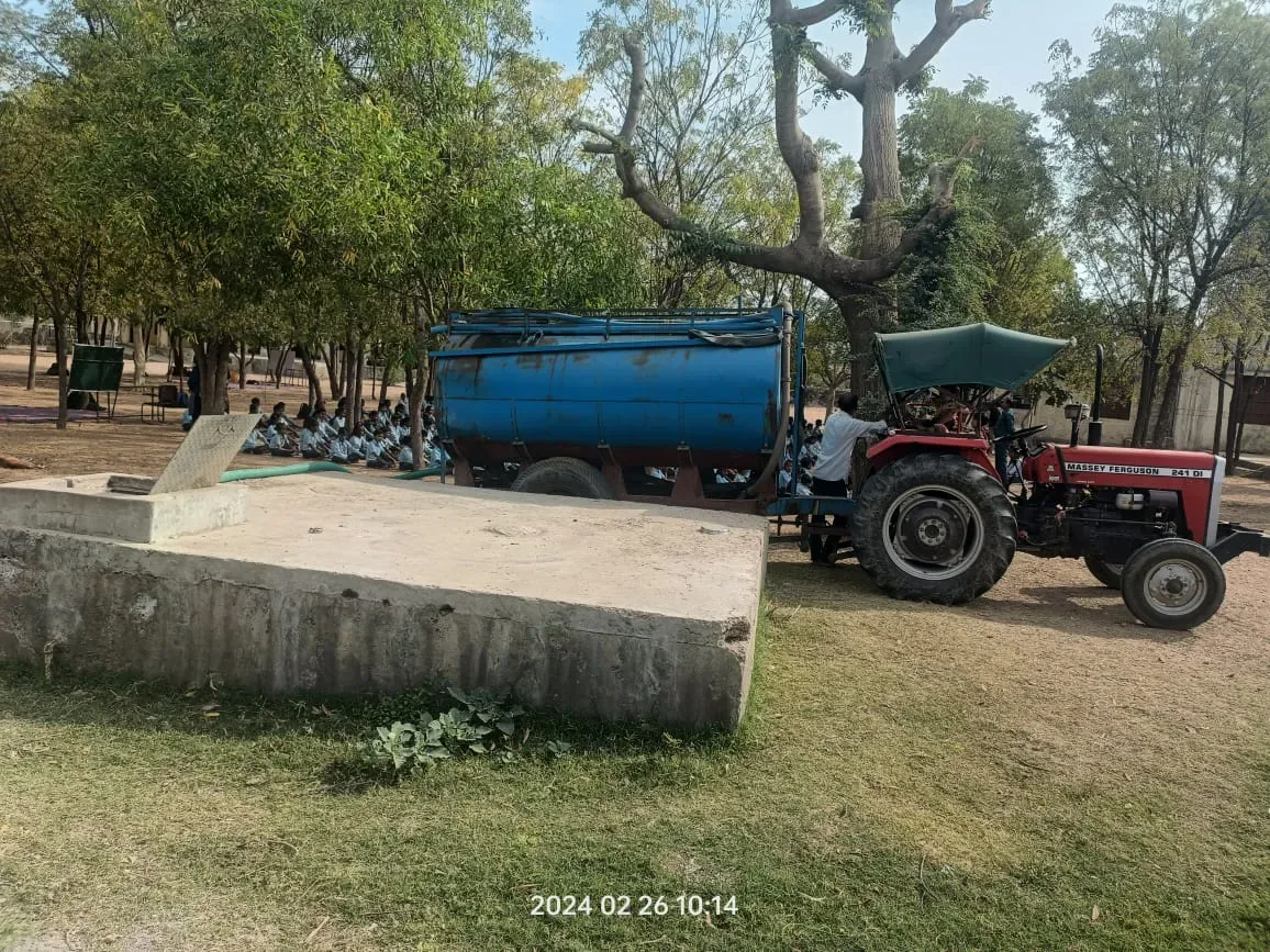 कोडी स्कूल में दो माह से पेयजल संकट, टैंकरों से हो रही है टांकों में आपूर्ति, जिला कलक्टर को लगाई गुहार