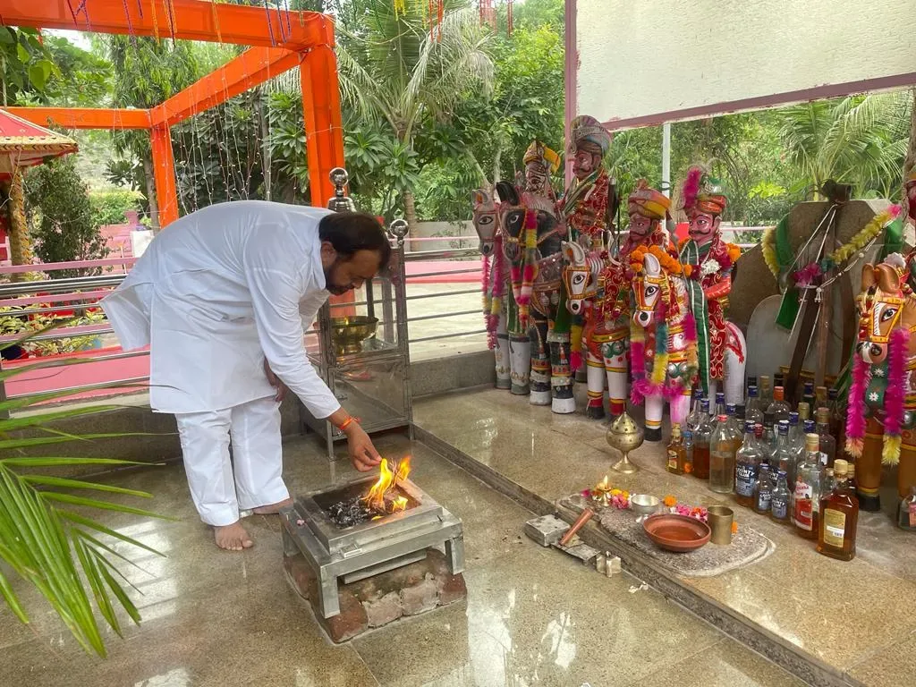 विधायक लोढा ने किया नवनिर्मित्त टीनशेड का उद्घाटन, भगवान हर जगह विराजमान, अपना मन रखे पवित्र- संयम लोढा