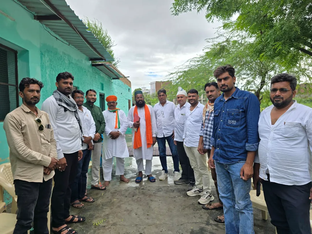 "जालोर पहुंचे कांग्रेस अल्पसंख्यक विभाग के सह प्रभारी अमीन खान, दरगाह पर चादरपोशी और युवाओं संग संगठन को मजबूत करने का संकल्प"