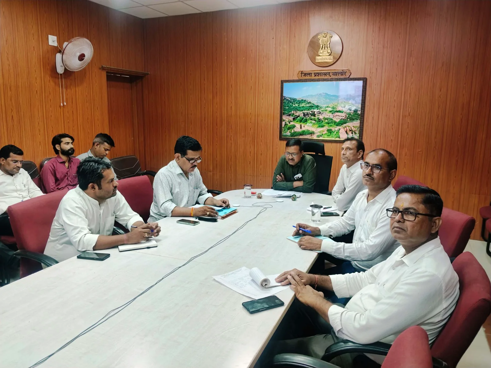 जिले में अंतर्राष्ट्रीय योग दिवस एवं ‘वन्दे गंगा’ जल संरक्षण अभियान की तैयारियाँ तेज, जिला कलक्टर ने अधिकारियों को दिए निर्देश
