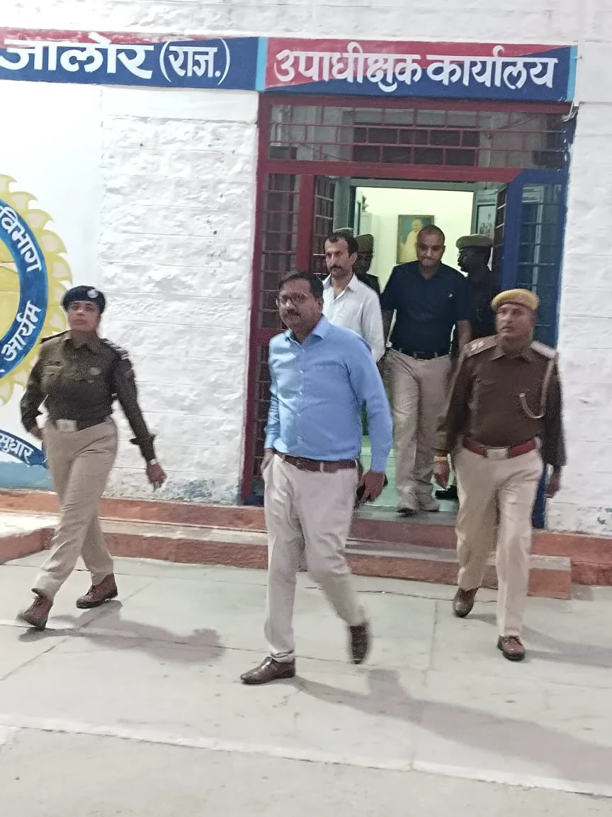 जिला कलक्टर ने जिला कारागृह का औचक निरीक्षण कर व्यवस्थाओं का किया अवलोकन