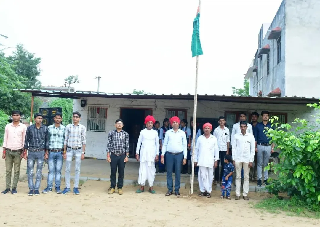 आपेश्वर विद्या मंदिर स्कूल में मनाया स्वाधीनता दिवस