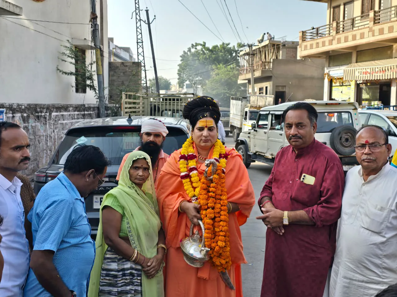 🔱 आस्था का सैलाब! भीनमाल में महामंडलेश्वर साध्वी ईश्वरीनंदगिरीजी का भव्य स्वागत; तीन दिन तक क्षेमंकरी तलहटी में बहेगी भक्ति की गंगा