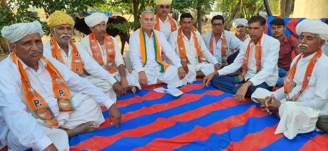 गोलवाड़ा शक्ति केन्द्र पर भाजपा की हुई मिटींग, दर्जनभर ग्रामीणों ने भाजपा का केसरिया थामा, जिला उपाध्यक्ष उकसिंह परमार ने दिलाई शपथ