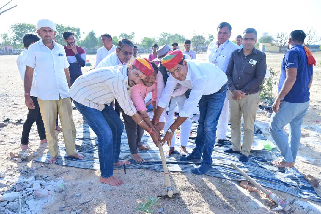 भामाशाह परिहार परिवार ने शिक्षा के मंदिर में खोला विकास का द्वार; पीएमश्री स्कूल दांतवाड़ा में कक्षा-कक्ष का भूमिपूजन – फोटो 2