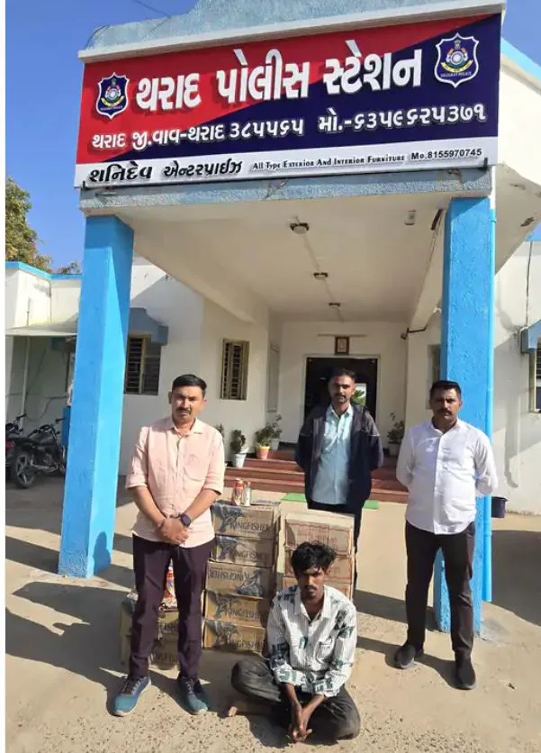 बड़ी खबर: थराद में पुलिस को देख तस्करों ने दौड़ाई कार, फिल्मी स्टाइल में पीछा कर मडाल की सरहद में दबोचा
