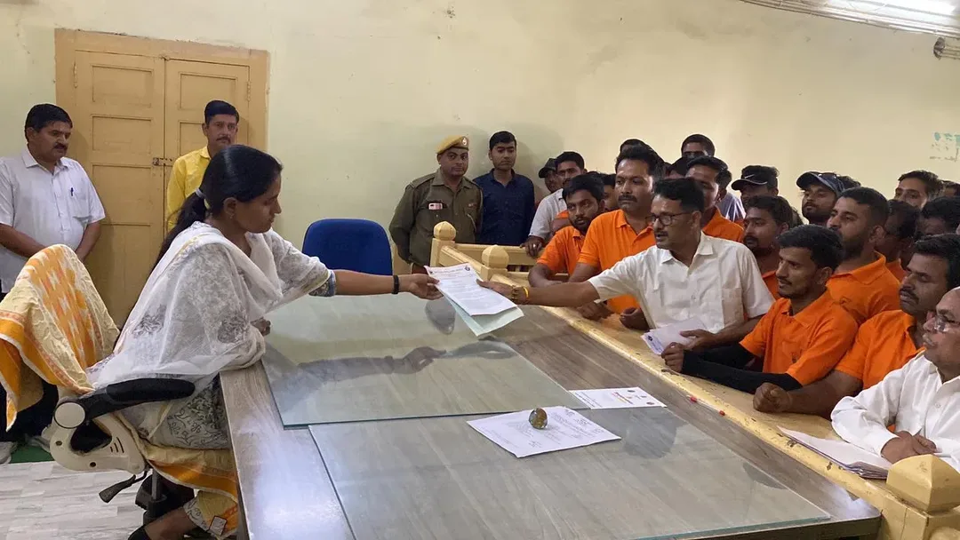 बजरंग दल द्वारा मुख्यमंत्री अशोक गहलोत का पुतला फूंक कर जताया विरोध, हरियाणा के लोहारू में हुई घटना में बजरंग दल को फालतू बदनाम नहीं करने की मांग