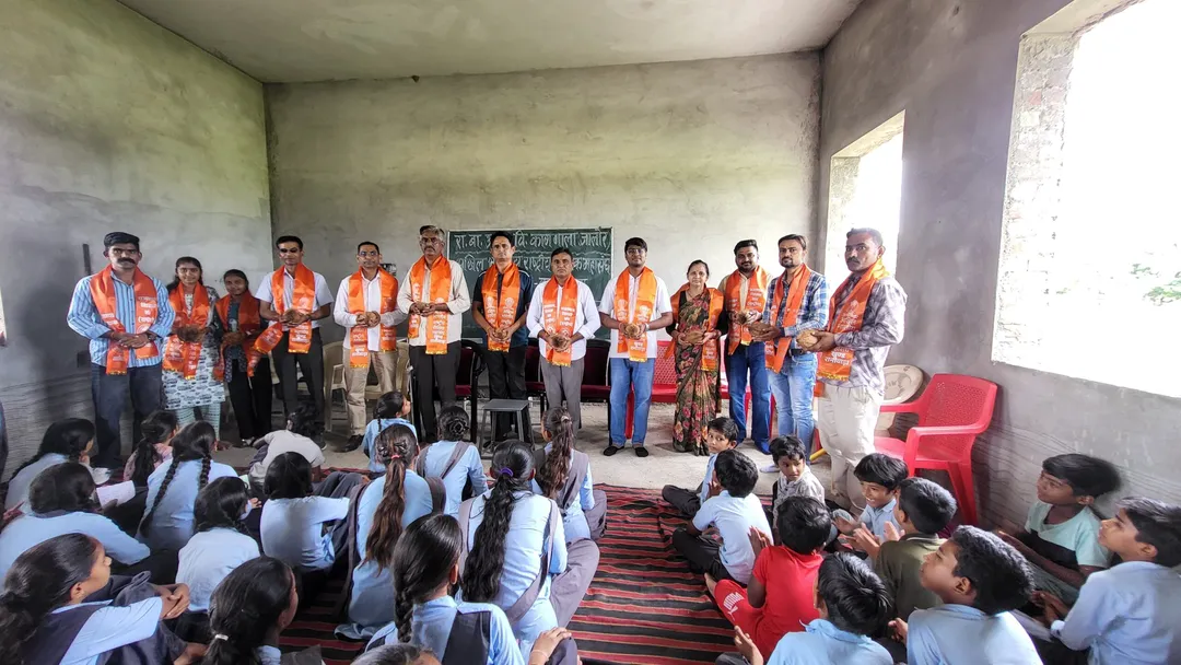 संस्कार और संस्कृति का संगम: कागमाला के बालिका विद्यालय में मना गुरु पूर्णिमा पर्व, छात्राओं ने किया शिक्षकों का वंदन