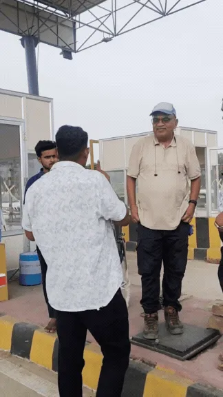 टोल नाके पर 'जंग' का ऐलान! रानीवाड़ा-रामसीन हाईवे | कोटडा टोल पर वसूली | शुरू होते ही भड़का आक्रोश | रविवार सुबह 9 बजे जुटेंगे ग्रामीण – फोटो 2