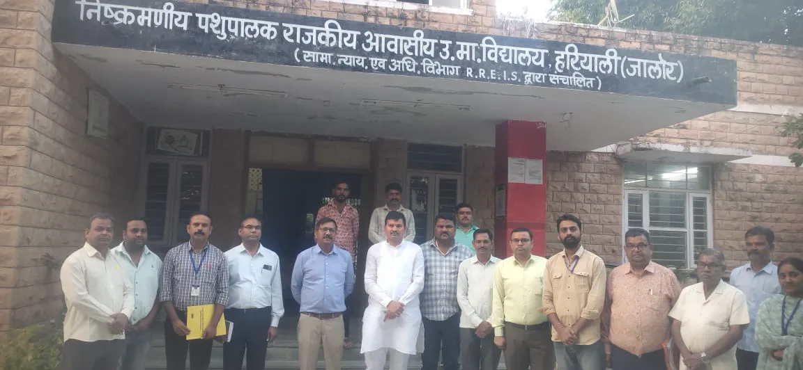 आहोर विधायक व जिला कलक्टर ने निष्क्रमणीय पशु राजकीय आवासीय विद्यालय हरियाली का निरीक्षण कर व्यवस्थाओं का किया अवलोकन